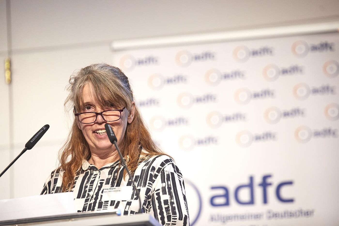Die stellvertretende BHV‑Vorsitzende Antje Wagner am Rednerpult.